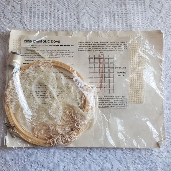 3 Vintage Christmas Holiday Craft Kits - Picture 8 of 8